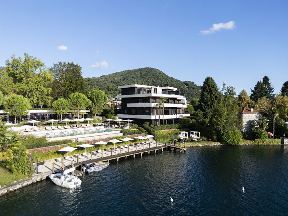 Cannavacciuolo by the Lake