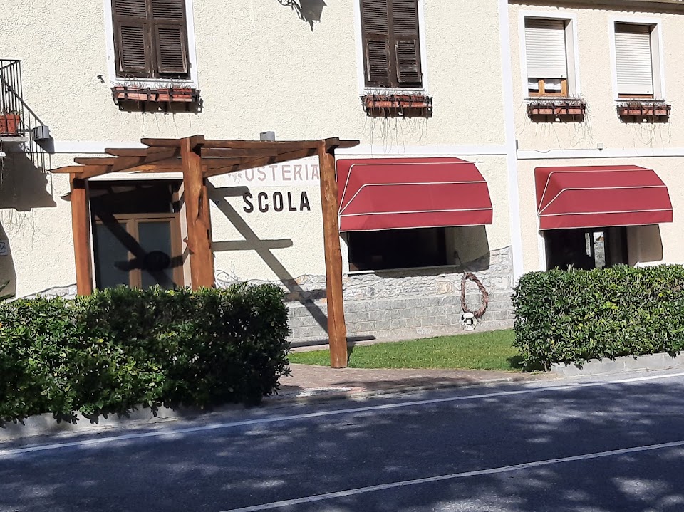 Scola