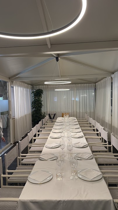 Henri Restaurant